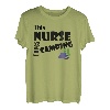 SmileteeBob Lustiges T-Shirt  Diese Krankenschwester liebt Camping  T-Shirt