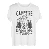 Lustiges Lagerfeuer, das Team-Gebirgslandschaft trinkt T-Shirt