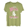 Einige Mädchen spielen mit Puppen, echte Mädchen gehen angeln! T-Shirt T-Shirt