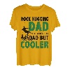 Herren Der Vater umarmt den Felsen wie ein normaler Vater, aber ein coolerer Kletterer T-Shirt