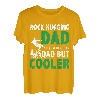 Herren Der Vater umarmt den Felsen wie ein normaler Vater, aber ein coolerer Kletterer T-Shirt