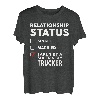 Beziehungsstatus von einem super sexy Trucker aufgenommen T-Shirt