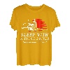 Schlafen Sie mit einem Trucker, sie liefern immer lustige LKW-Fahrer T-Shirt