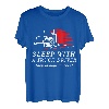 Schlafen Sie mit einem Trucker, sie liefern immer lustige LKW-Fahrer T-Shirt